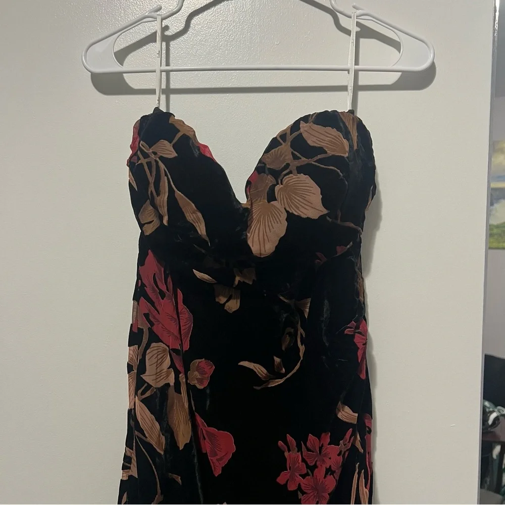 Black Floral Velvet Strapless Dress - Picture 4 of 7
